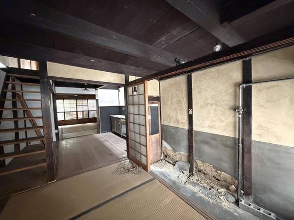 京都市左京区新麩屋町通仁王門下る大菊町の中古一戸建て