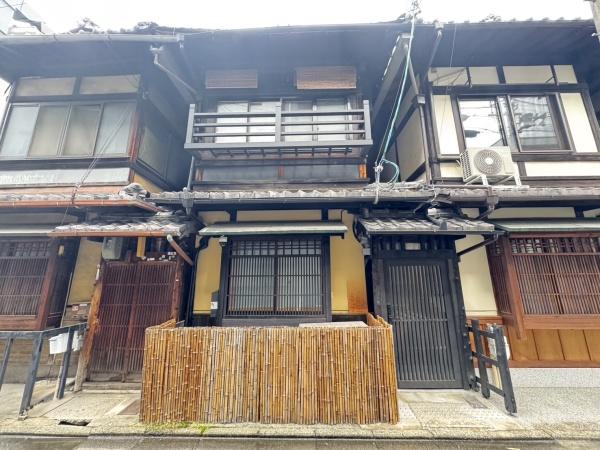 京都市南区西九条東比永城町の中古テラスハウス