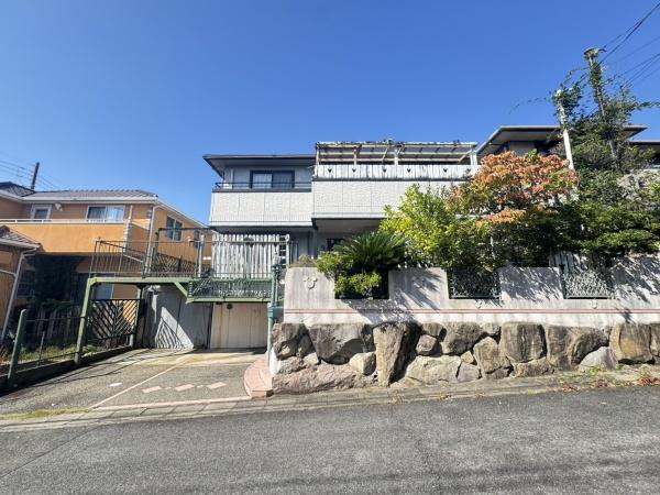 京都市西京区御陵峰ケ堂町３丁目の中古一戸建