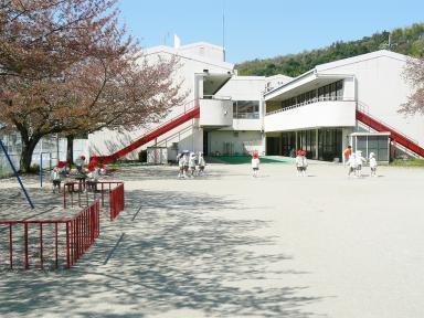 京都市上京区新美濃部町の土地(京都市立乾隆幼稚園)