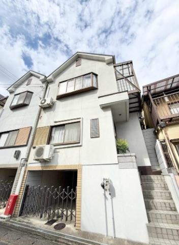京都市山科区川田御出町の中古一戸建