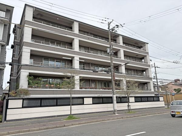 グラン・ブルー二条城北