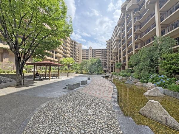 ファミールガーデン二条駅前