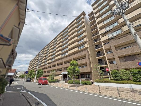 ファミールガーデン二条駅前