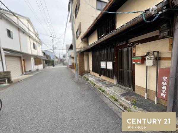 京都市上京区大宮通西裏芦山寺上る２丁目竪社南半町の土地