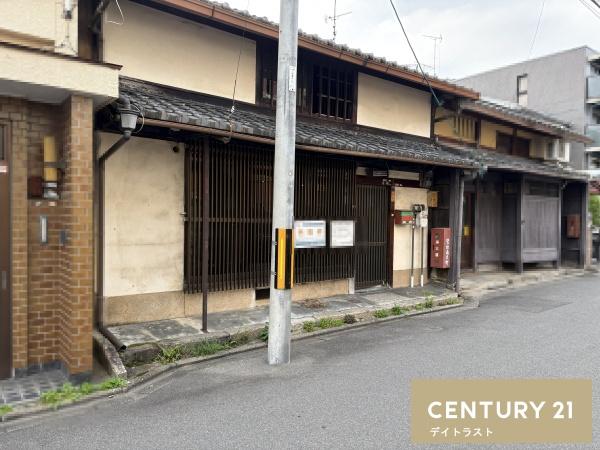 京都市上京区大宮通西裏芦山寺上る２丁目竪社南半町の土地