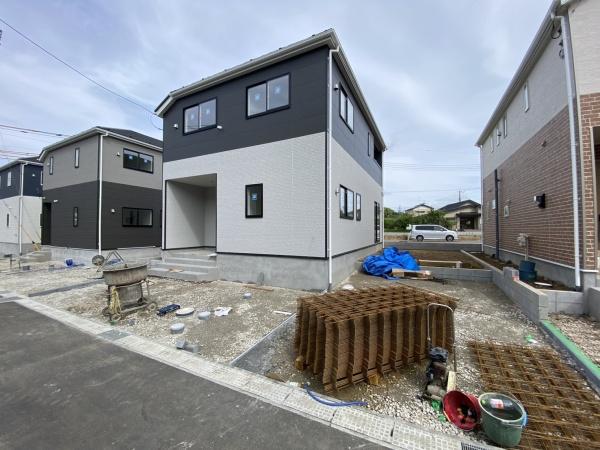 成田市中台６丁目の新築一戸建