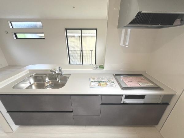 草津市西矢倉３丁目の新築一戸建