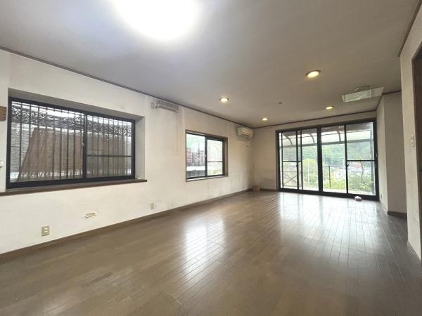 湖南市サイドタウン３丁目の中古一戸建て