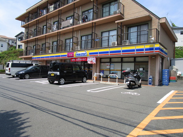 ディアコート2(ミニストップ町田和光学園前店)