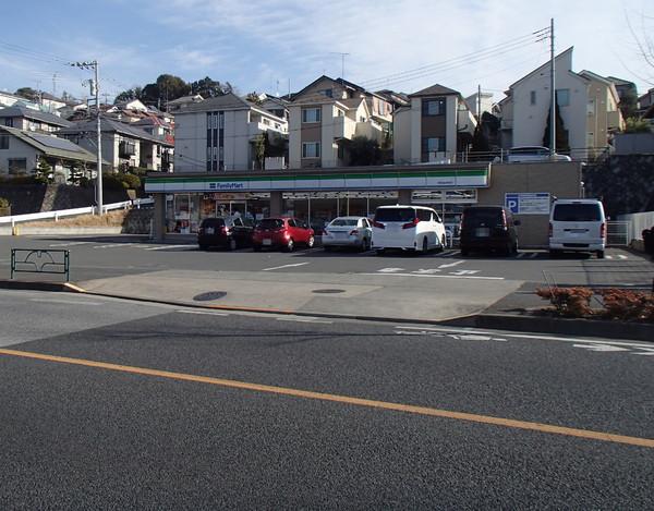 ピノハウスK(ファミリーマート 町田金井町店)