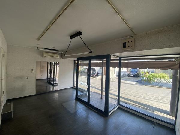 鶴川5丁目店舗