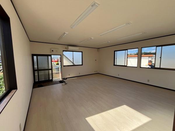 三輪町住居付事務所