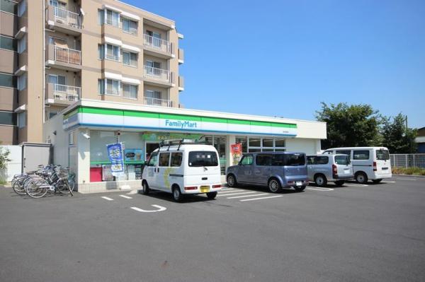 セントポーリア(ファミリーマート越谷恩間店)