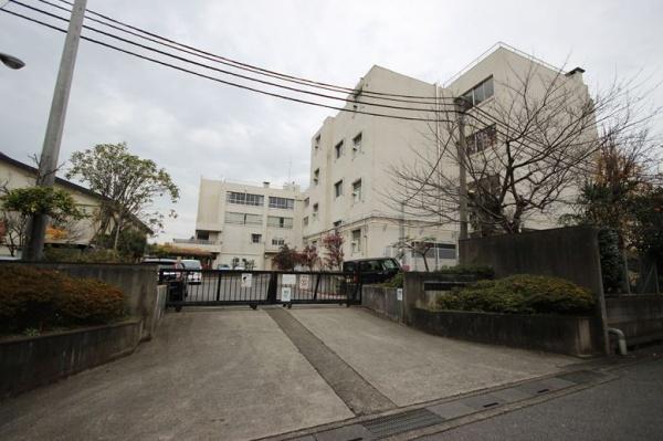 シャーメゾン千間台A(大袋北小学校)