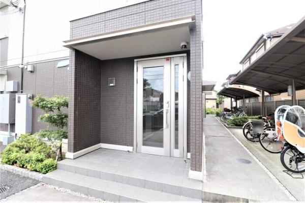 プレ・ド・ラ・ガールせんげん台(エントランス)