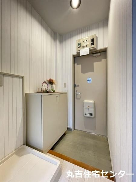 アパートメント1991(玄関)