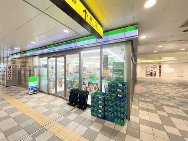 Ｍｉｒａｃｌｅ　Ｂｅａｒ(ファミリーマート新越谷駅前店)