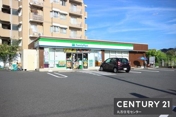 恩間住宅(ファミリーマート　越谷恩間店)