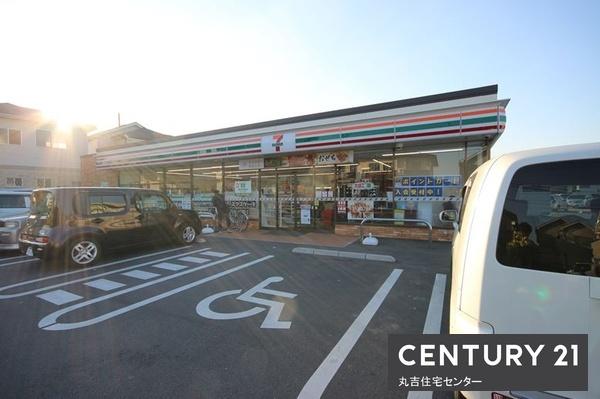 グランパレス越谷(セブンイレブン　越谷大林店)