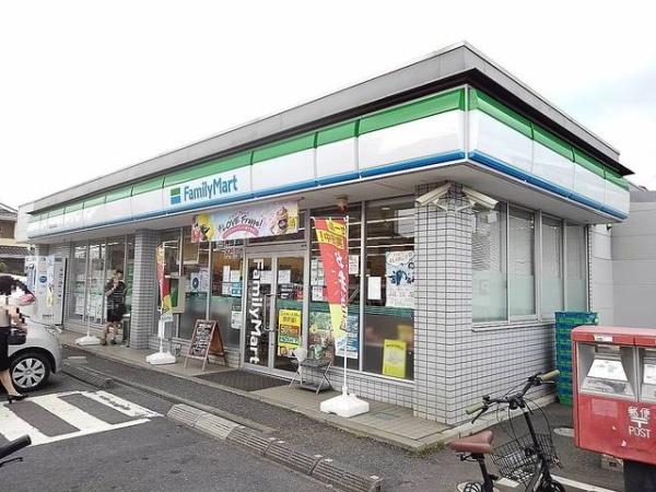 ベルフレージュＡ(ファミリーマート越谷宮本町店)