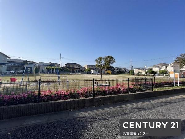 ロイヤルハーモニー(東越谷7丁目しいの木公園)