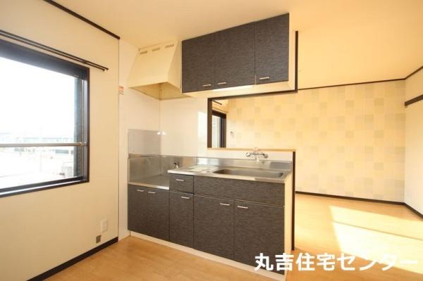 ライフタウニーＢ街区６号棟