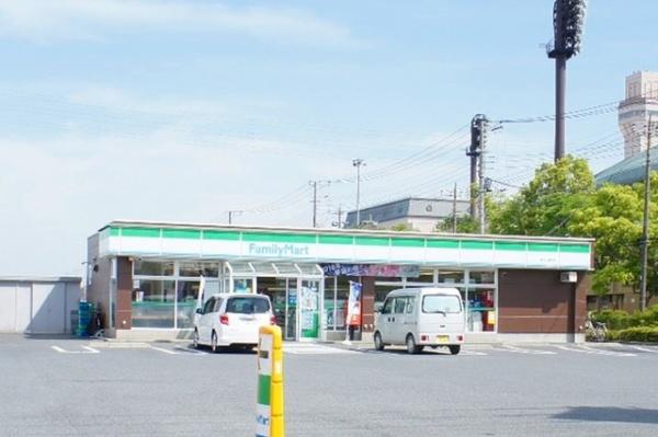 サニー　レジデンス(ファミリーマート越谷公園前店)