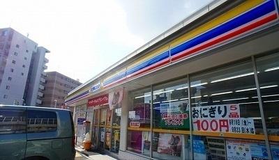 グレースコート(ミニストップ越谷駅西口店)