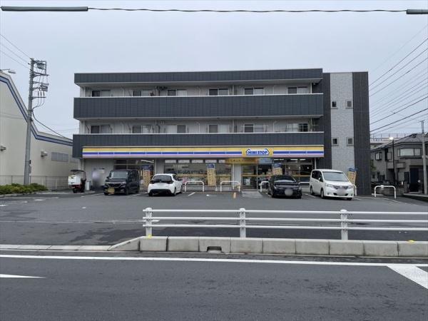 サンクレール１・２　１(ミニストップ東越谷3丁目店)