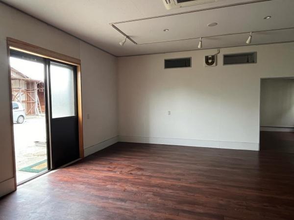 株式会社山良材木店倉庫