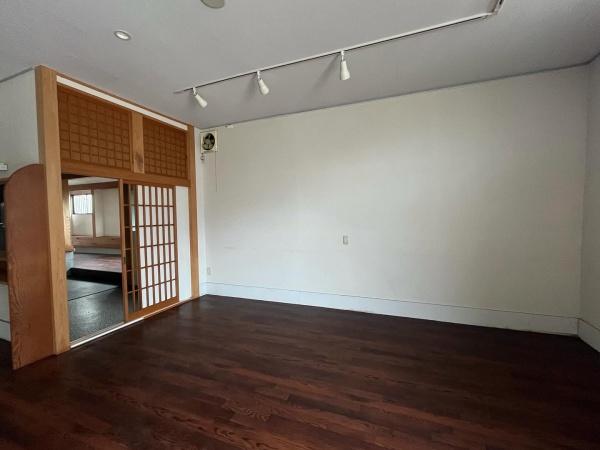 株式会社山良材木店倉庫
