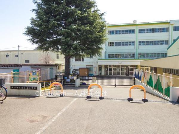 株式会社山良材木店倉庫(流山市立向小金小学校)