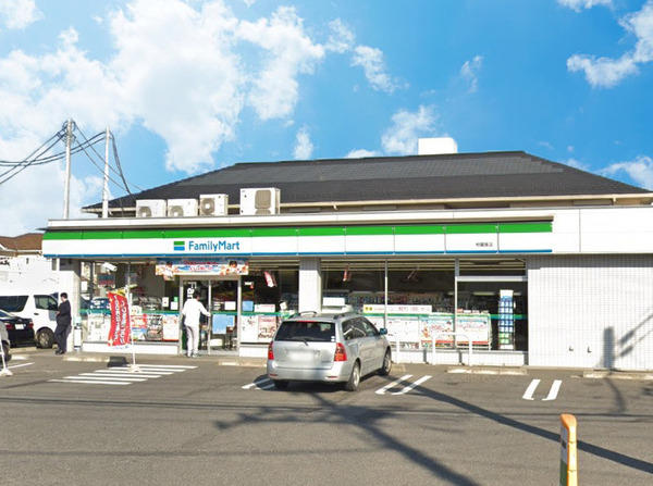 センチュリーオークA棟(ファミリーマート柏富里店)