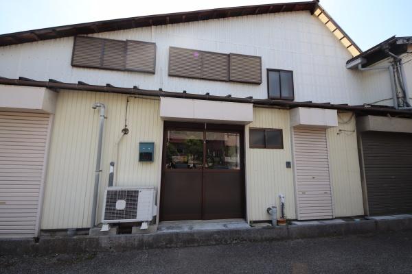 株式会社山良材木店倉庫北中通