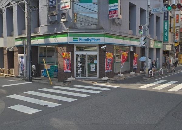 ソフィア新松戸(ファミリーマート新松戸一丁目店)
