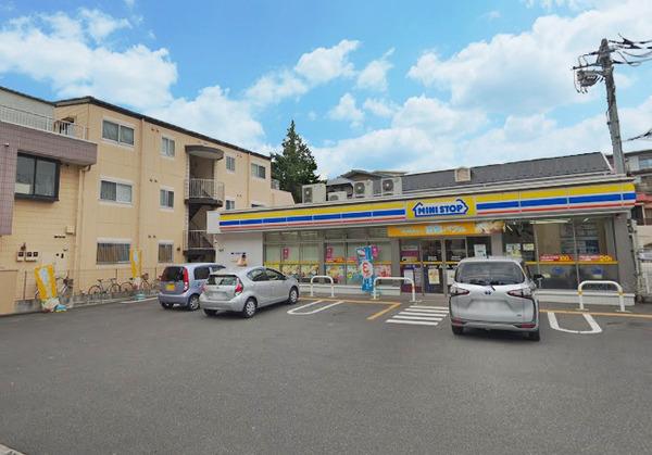 エステート北小金E棟(ミニストップ松戸小金清志町店)
