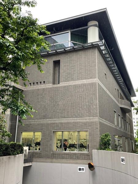岡本ビル(深川スポーツセンター体育館)
