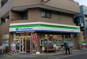 キャッスル田園調布(ファミリーマート田園調布本町店)