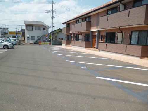 ファミール・オーニシ