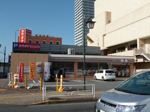 コモドパラッツォ本町(セブンイレブン)