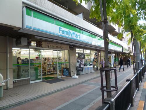 リブリ・ルミエイト(ファミリーマート小平南口店)