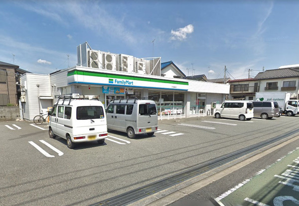 ベルヴェ・一ツ橋(ファミリーマート小平学園西町店)