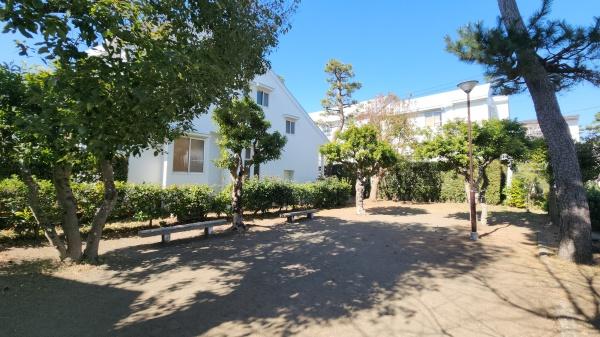 茅ヶ崎市東海岸南５丁目のテラスハウス