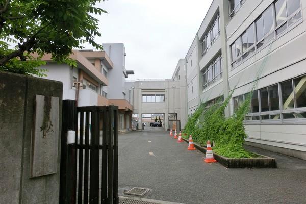 グランデュール下田(茅ヶ崎市立松浪小学校)