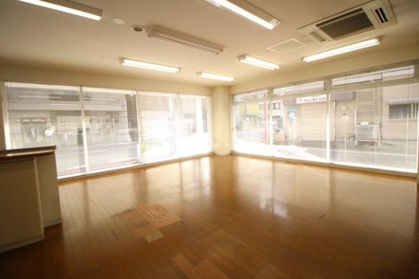 タカツホームズ1階事務所