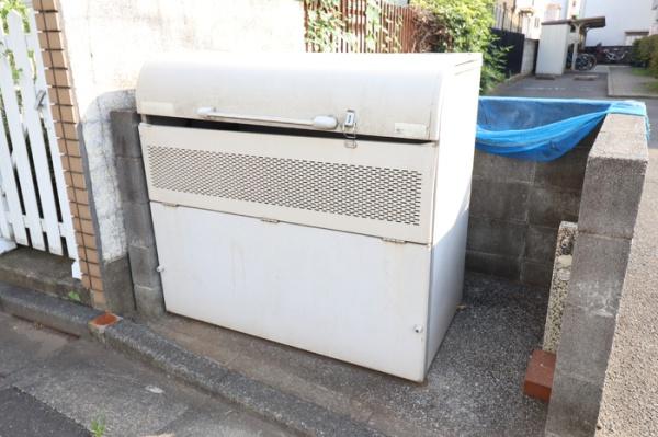 クレセントハウス