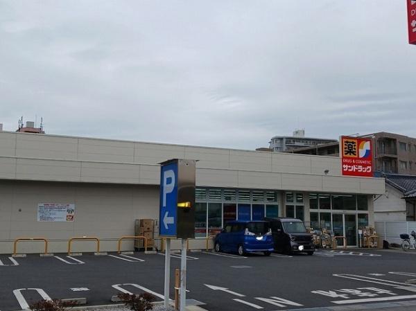 メゾン桜３(サンドラッグ飛田給店)