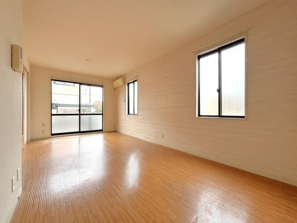 フローラC(リビング)