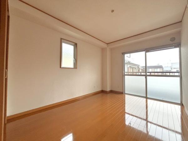 春日部市南３丁目のマンション